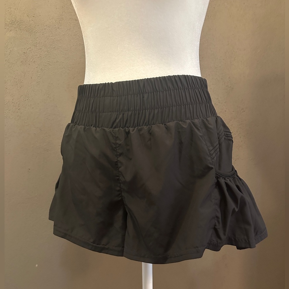 Women’s athletic skort, fully lined, new condition size small with pockets